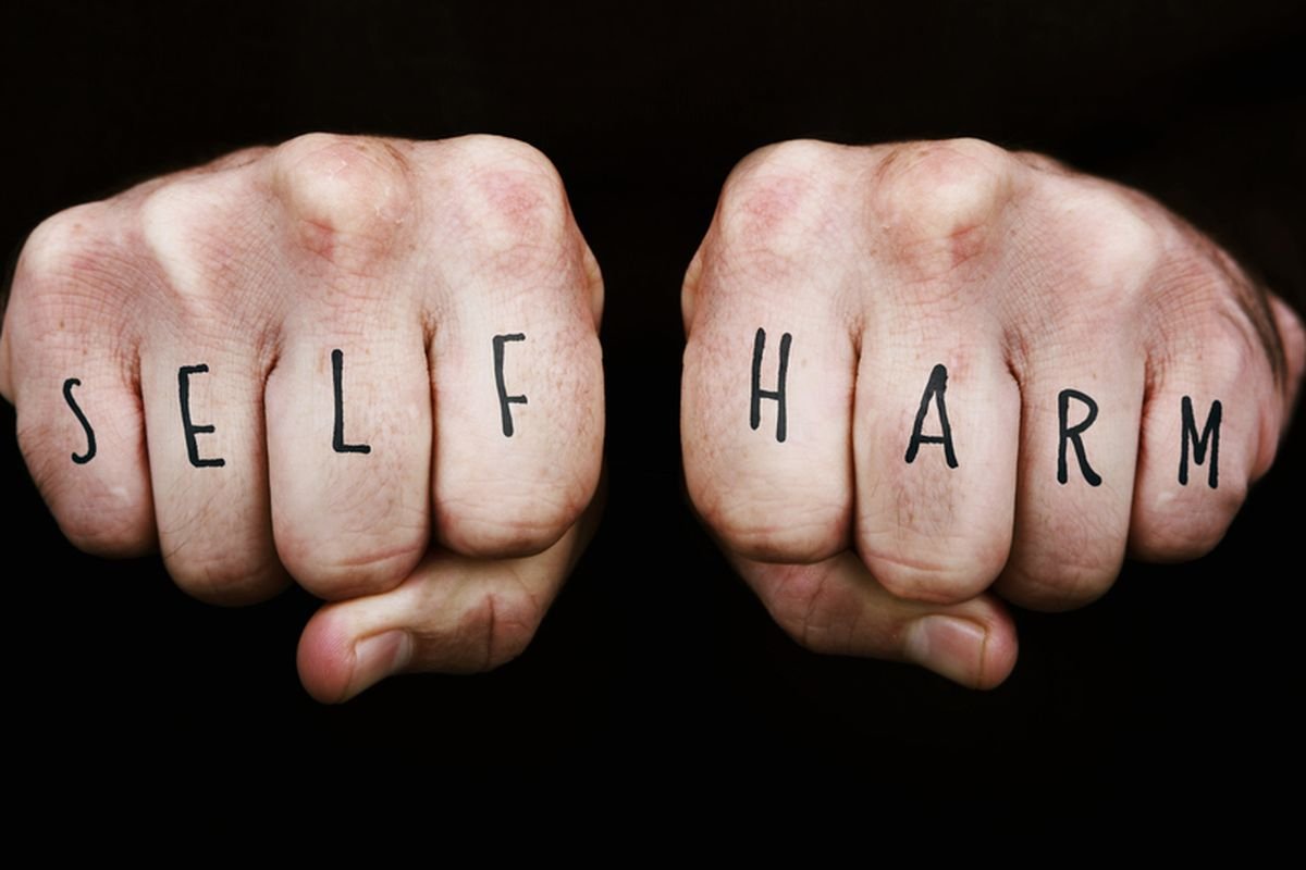 “Self Harm” Pada Remaja: Pencegahannya dan Penanganan Oleh Orangtua