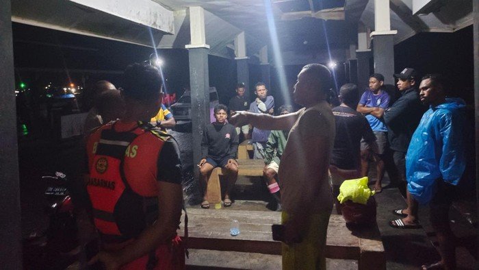 Longboat Angkut 7 Mahasiswa KKN UGM Terbalik di Maluku, 1 Orang Tewas