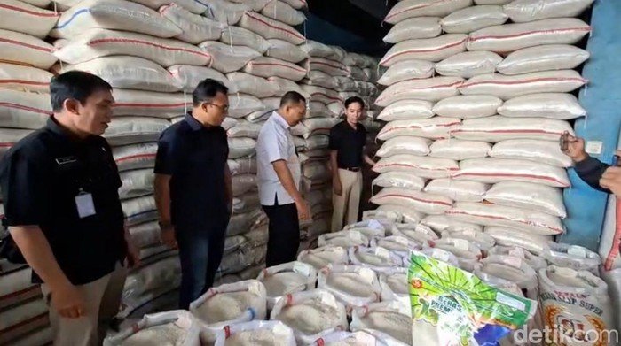 Satgas Pangan Polres Depok Cek Stok hingga Harga Beras Bareng Pemkot